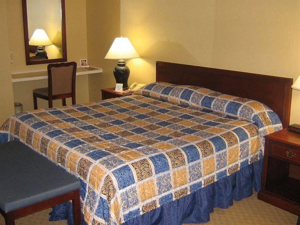 Days Inn By Wyndham Midland Kültér fotó